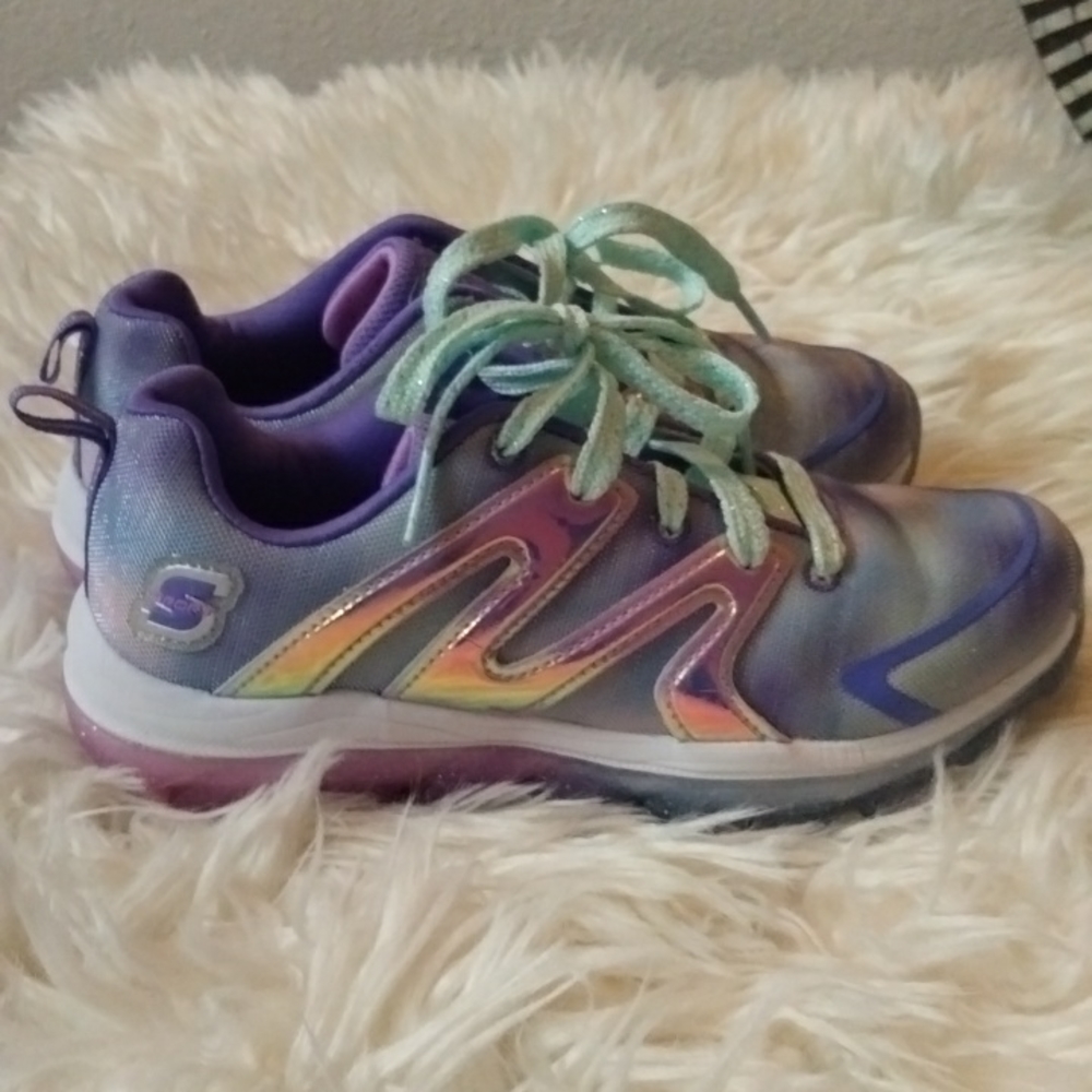 Girl size 2 sport Skechers shoes like new size 2